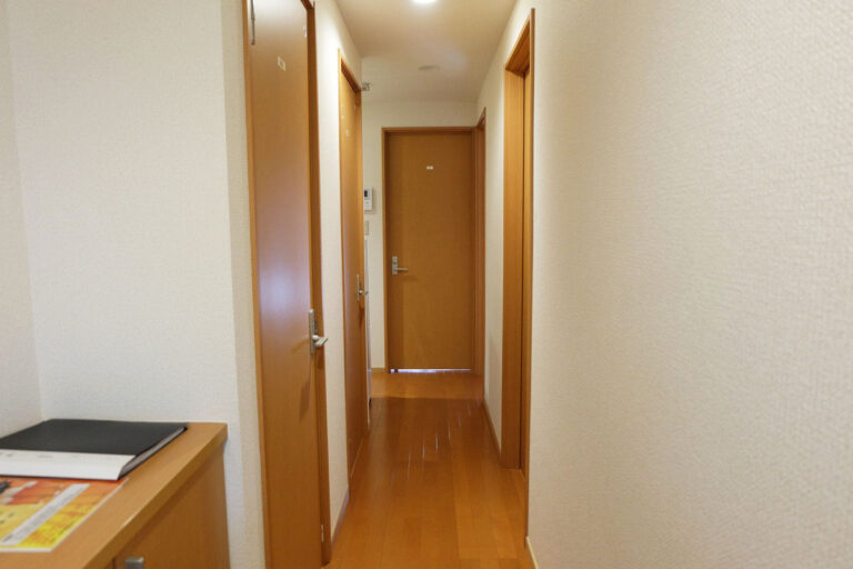 1室3部屋(シングル1・セミダブル2) 44平米