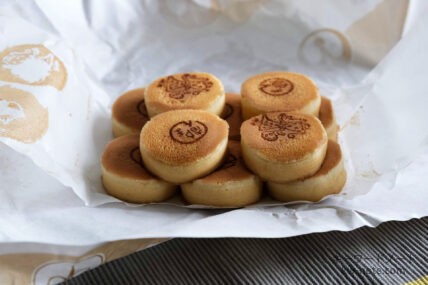 都まんじゅう（つるや製菓）