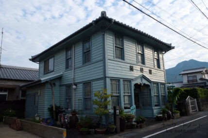青い理髪館 工房モモ