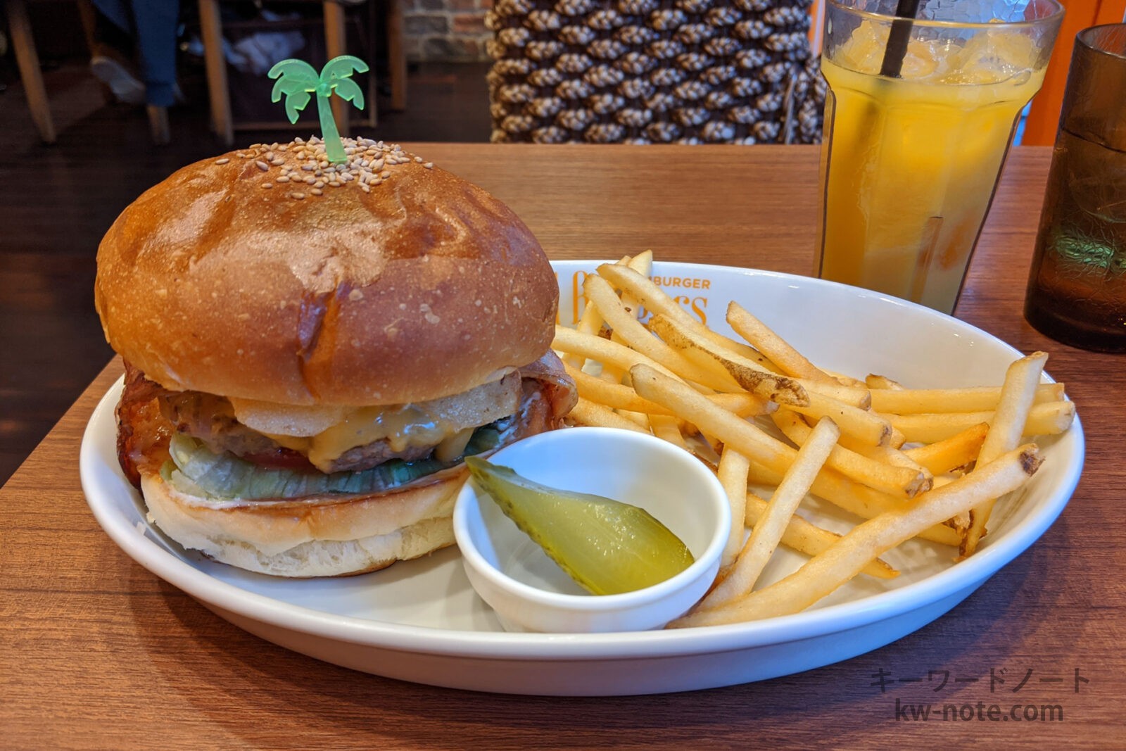 「アイランドバーガーズ 四谷三丁目店」テレビドラマ・女子グルメバーガー部にも登場の人気店 キーワードノート